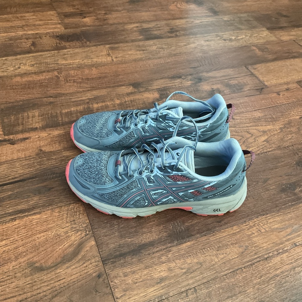 ASICS trail running shoes Gray and Pink Athletic Sneakers